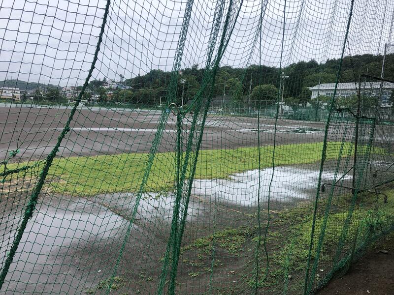 雨のグラウンド